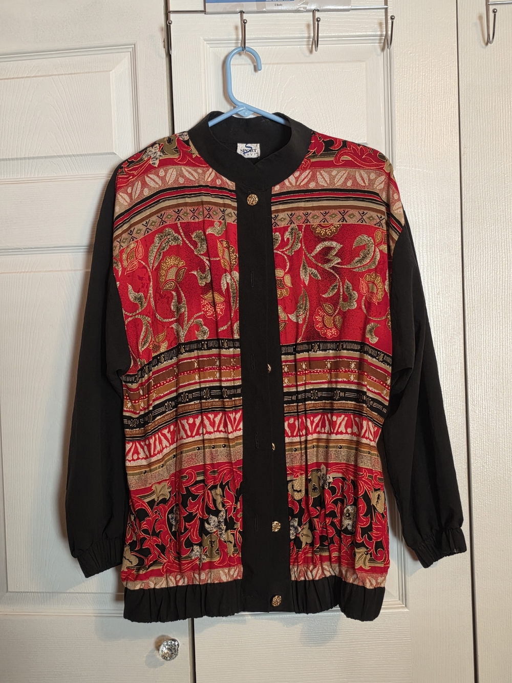 Viintage Sport Savvy Red Patterned Button-Front Women's Jacket